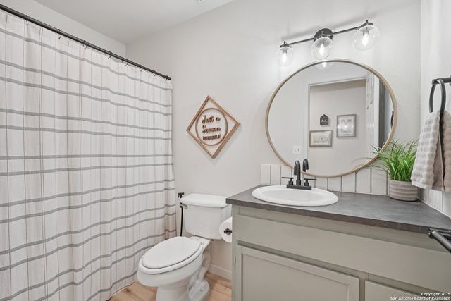 121 S Plant Ave Apt 401, Boerne, TX 78006