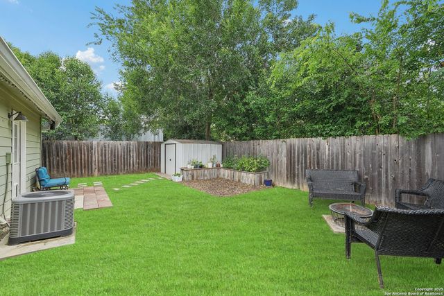 121 S Plant Ave Apt 401, Boerne, TX 78006