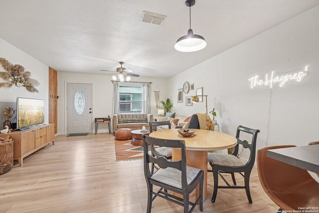 121 S Plant Ave Apt 401, Boerne, TX 78006