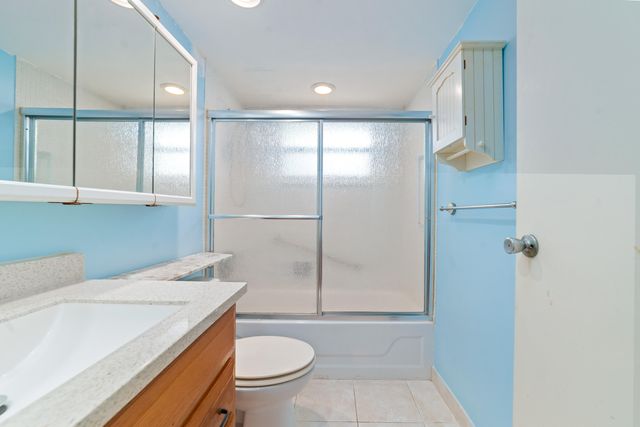 560 Brittany L, Delray Beach, FL 33446