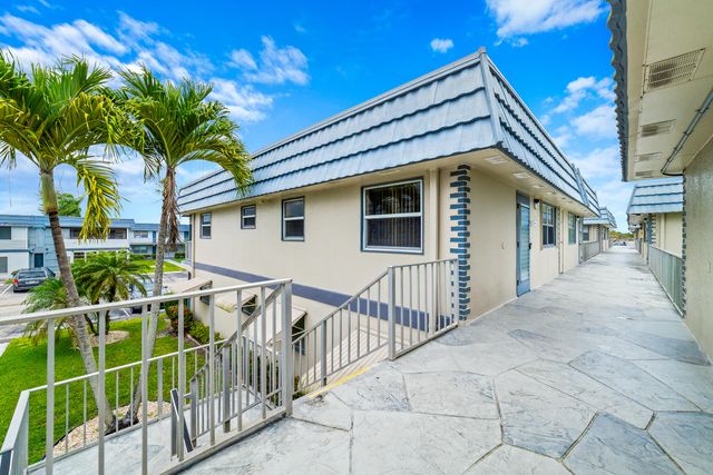 560 Brittany L, Delray Beach, FL 33446