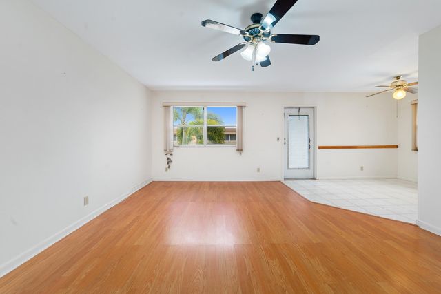 560 Brittany L, Delray Beach, FL 33446