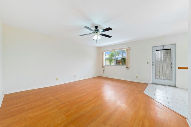 560 Brittany L, Delray Beach, FL 33446