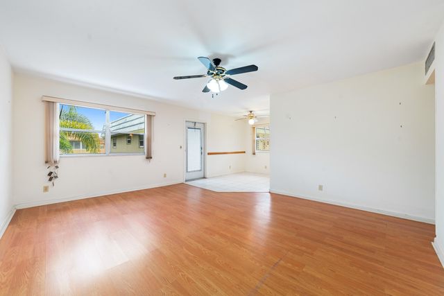 560 Brittany L, Delray Beach, FL 33446