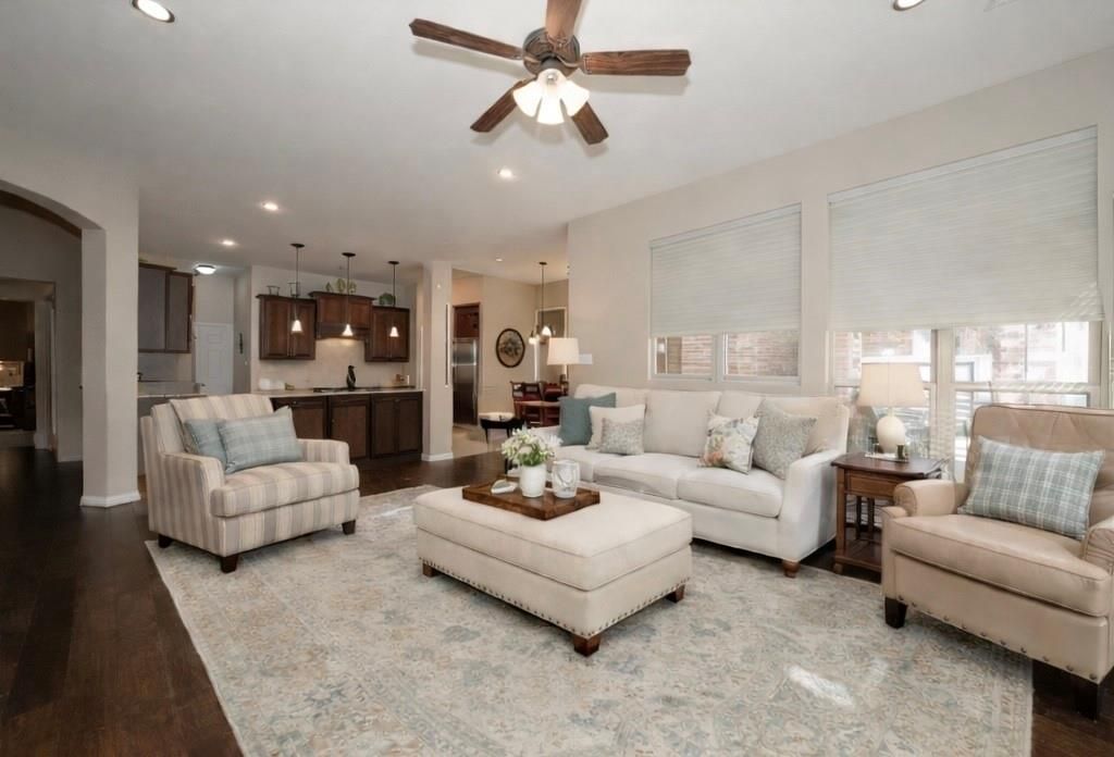 Image 13 of property listing at 27827 Walsh Crossing Drive, Katy, TX 77494