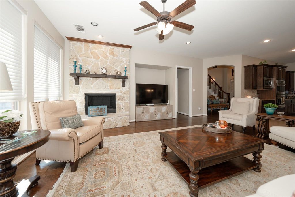 Image 14 of property listing at 27827 Walsh Crossing Drive, Katy, TX 77494