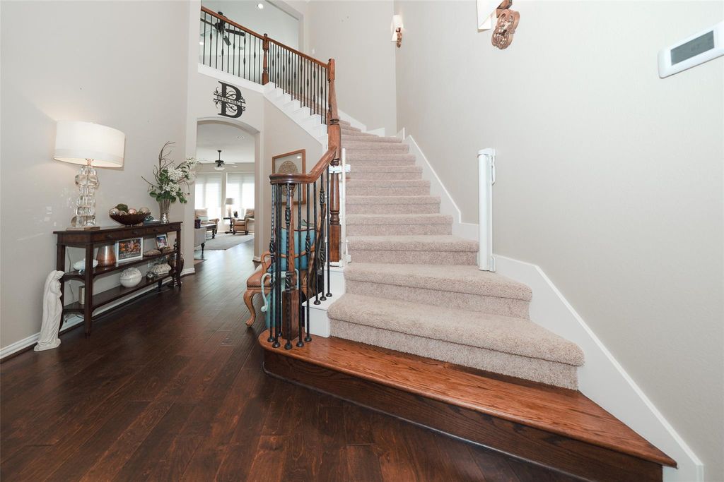 Image 3 of property listing at 27827 Walsh Crossing Drive, Katy, TX 77494