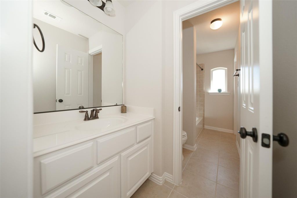 Image 36 of property listing at 27827 Walsh Crossing Drive, Katy, TX 77494