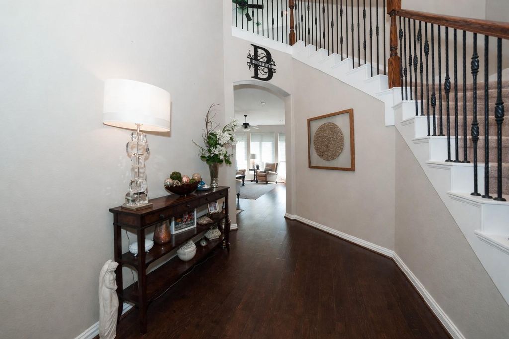 Image 4 of property listing at 27827 Walsh Crossing Drive, Katy, TX 77494