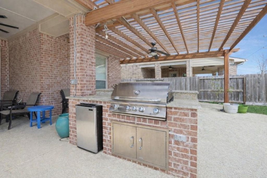 Image 40 of property listing at 27827 Walsh Crossing Drive, Katy, TX 77494