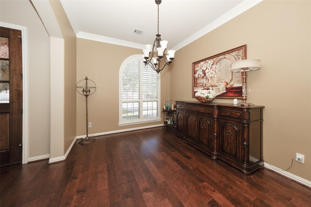 Image 6 of property listing at 27827 Walsh Crossing Drive, Katy, TX 77494