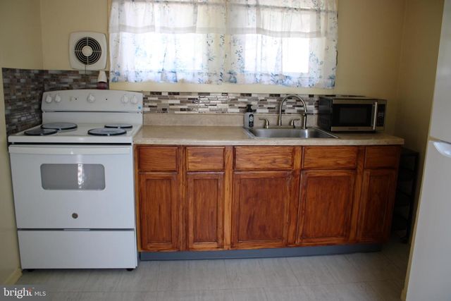 517 W RACE ST W ST W, Millville, NJ 08332
