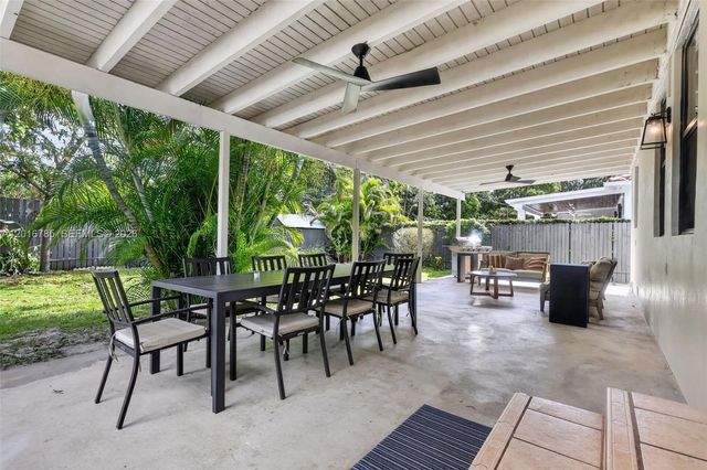 1871 SW 23rd St, Miami, FL 33145