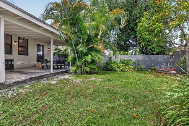 1871 SW 23rd St, Miami, FL 33145