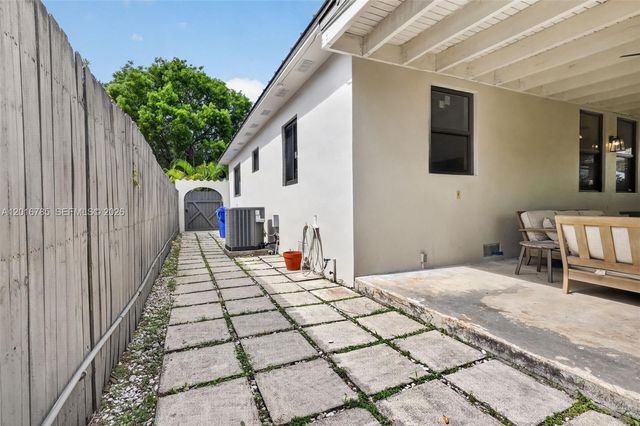 1871 SW 23rd St, Miami, FL 33145