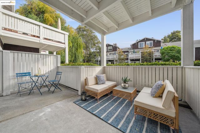 93 Bayside Ct, Richmond, CA 94804