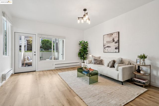 93 Bayside Ct, Richmond, CA 94804