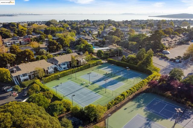 93 Bayside Ct, Richmond, CA 94804