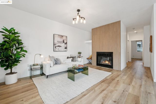 93 Bayside Ct, Richmond, CA 94804