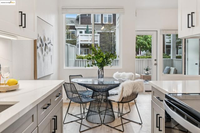 93 Bayside Ct, Richmond, CA 94804