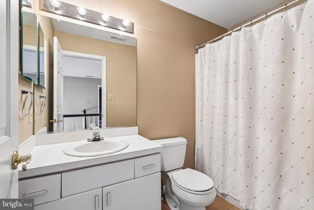 420 LIBERTY LN, Marlton, NJ 08053