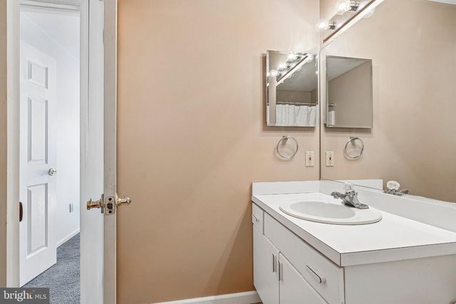 420 LIBERTY LN, Marlton, NJ 08053