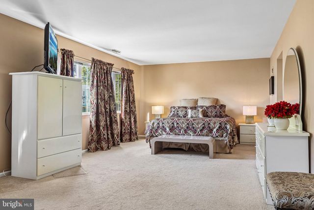 420 LIBERTY LN, Marlton, NJ 08053