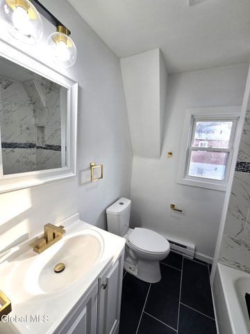 6 Elbert Street, Schenectady, NY 12304