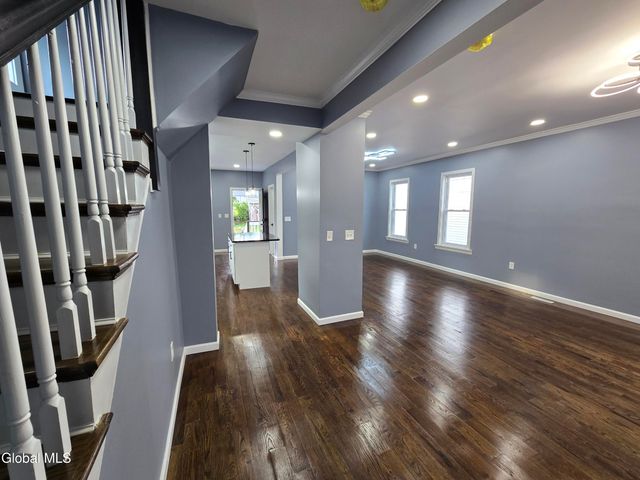 6 Elbert Street, Schenectady, NY 12304