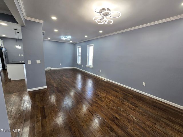 6 Elbert Street, Schenectady, NY 12304