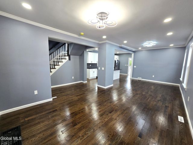 6 Elbert Street, Schenectady, NY 12304