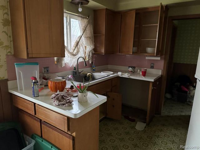 26632 Marilyn Avenue, Warren, MI 48089