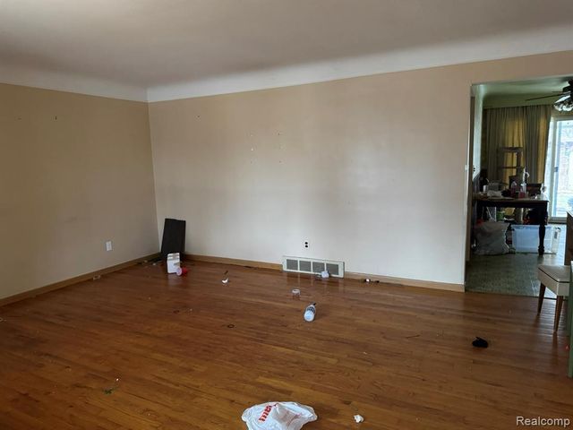 26632 Marilyn Avenue, Warren, MI 48089