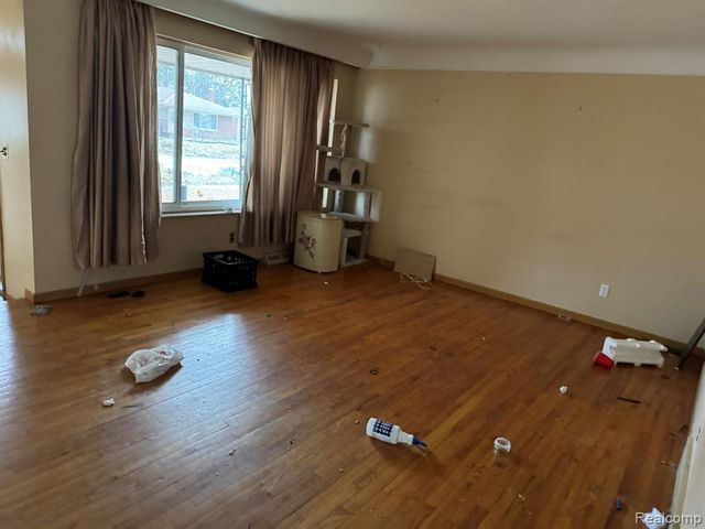 26632 Marilyn Avenue, Warren, MI 48089