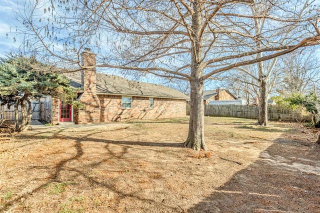 214 Crest Place, Norman, OK 73071