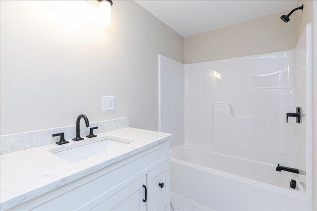 85 East Road, Atkinson, NH 03811