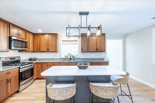 85 East Road, Atkinson, NH 03811