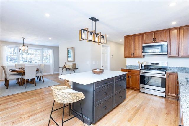 85 East Road, Atkinson, NH 03811