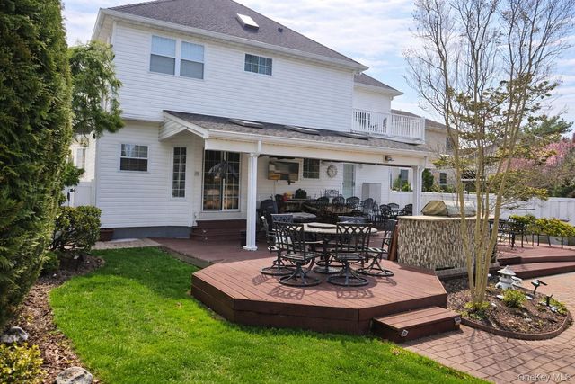 850 Linstead Lane, North Bellmore, NY 11710