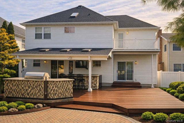 850 Linstead Lane, North Bellmore, NY 11710