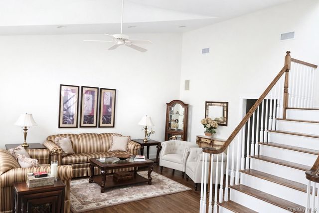 850 Linstead Lane, North Bellmore, NY 11710
