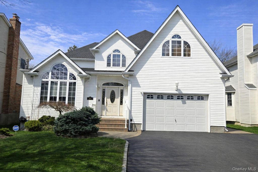 850 Linstead Lane, North Bellmore, NY 11710