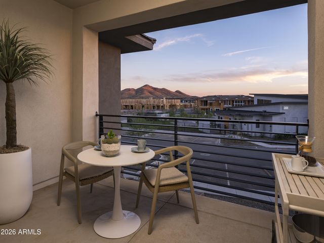 2121 W SONORAN DESERT Drive 164, Phoenix, AZ 85085