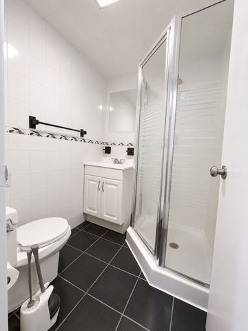 14 Newbury St, Revere, MA 02151