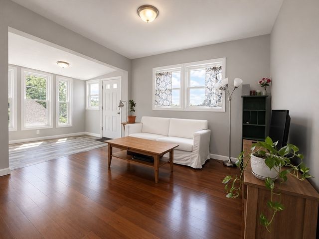14 Newbury St, Revere, MA 02151