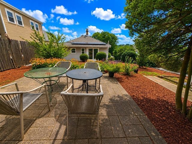 14 Newbury St, Revere, MA 02151