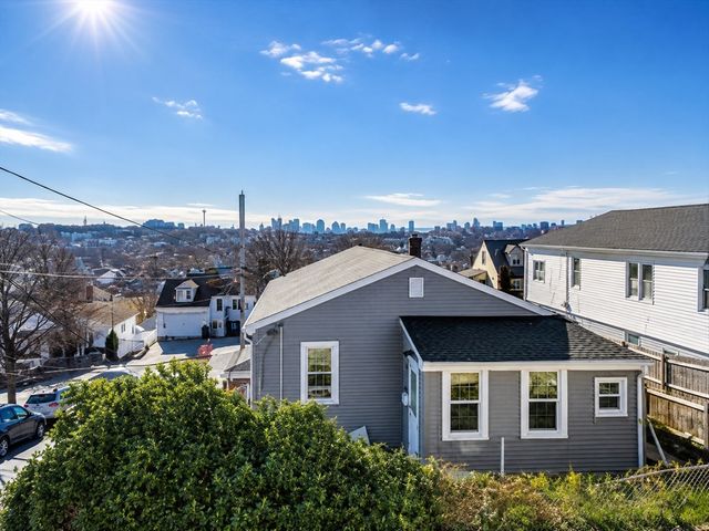 14 Newbury St, Revere, MA 02151
