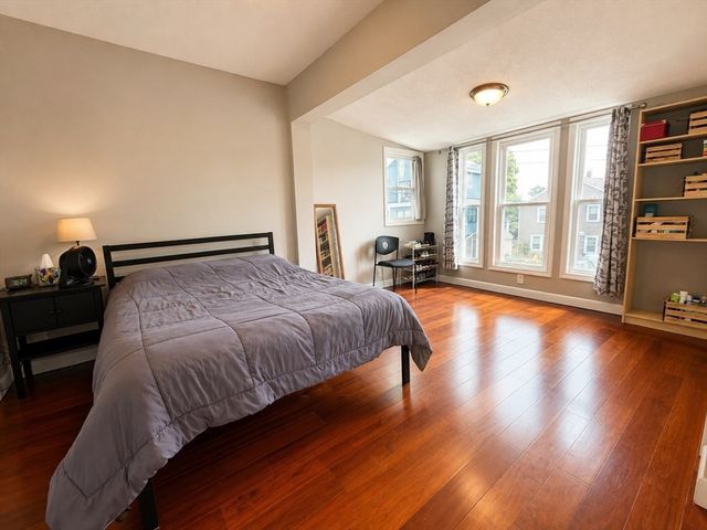 14 Newbury St, Revere, MA 02151