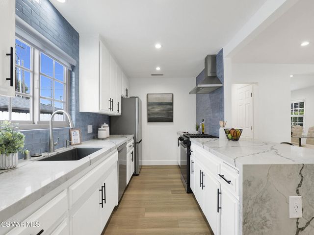 606 Hodencamp Road, Thousand Oaks, CA 91360