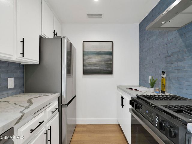 606 Hodencamp Road, Thousand Oaks, CA 91360